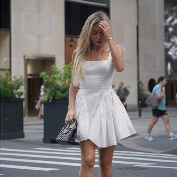 White mini Dress Size Small - Picture 5 of 8